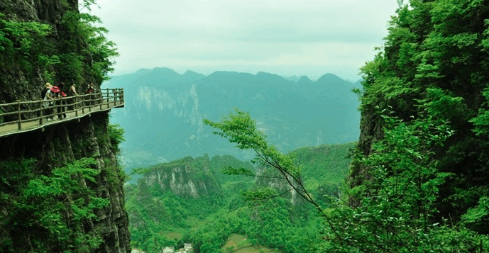 恩施地陪導游服務價格_按天收費_明碼標價